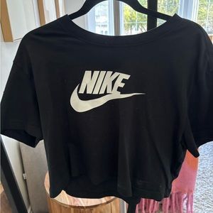 Nike Crop Top